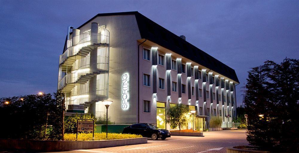Hotel Sporting Cologno Cologno Monzese Buitenkant foto